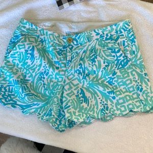 Women size 10 Lilly shorts good condition